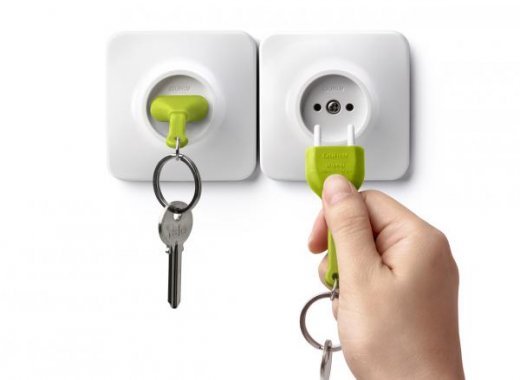 Držiak na kľúče s kľúčenkou Qualy Unplug - zelený