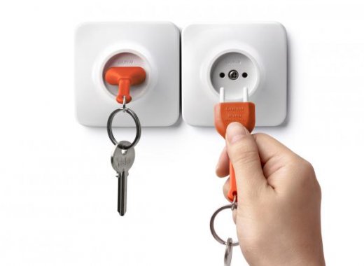 Držiak na kľúče s kľúčenkou Qualy Unplug - oranžový